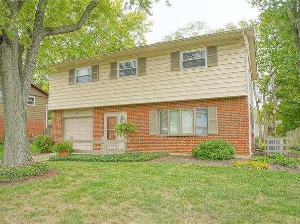 90 Woods Rd, Springboro, OH 45066