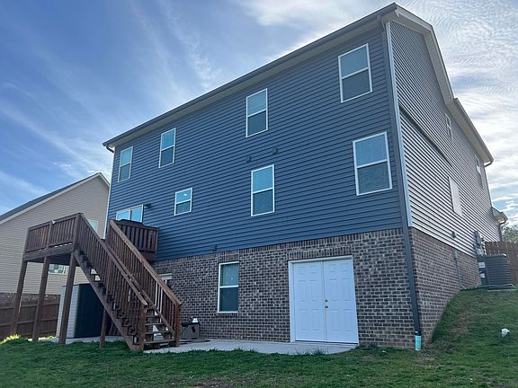 4th image of 1400 Blake Stone Dr NW