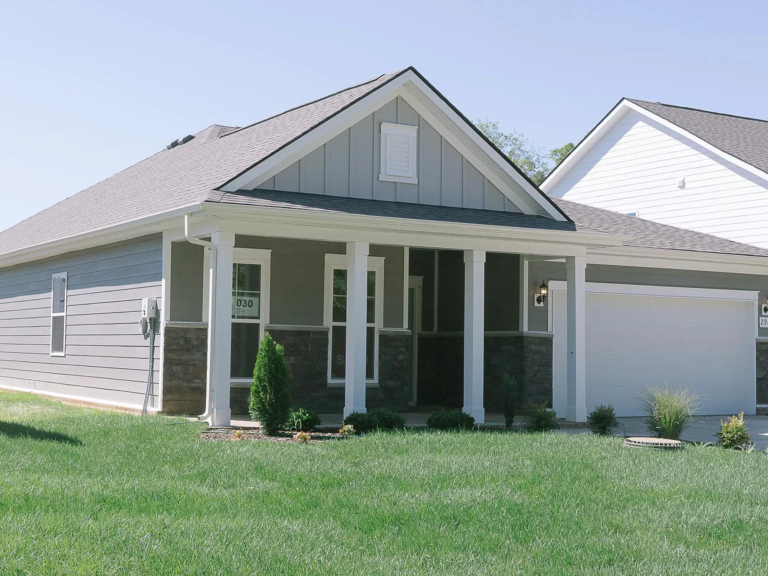 2926 Campanella Dr — Photo 2