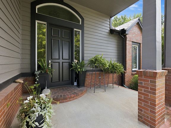 4th image of 801 Fox Chase Ct