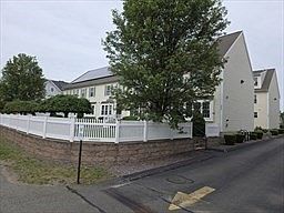 3rd image of 956 Warren Ave APT 5