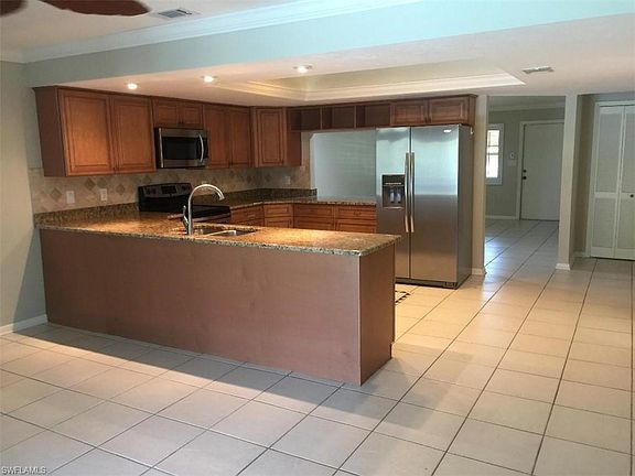 4th image of 608 SE 13th Pl #A-b