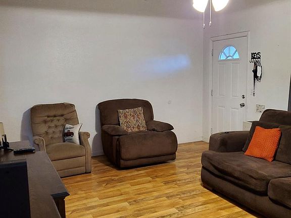 4th image of 2044 E Michigan Ave