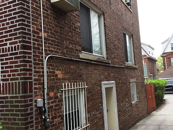 2nd image of 6812 Dartmouth St