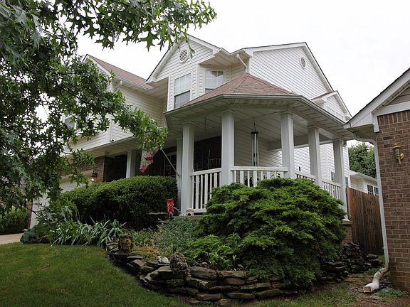 2nd image of 3825 Landridge Dr