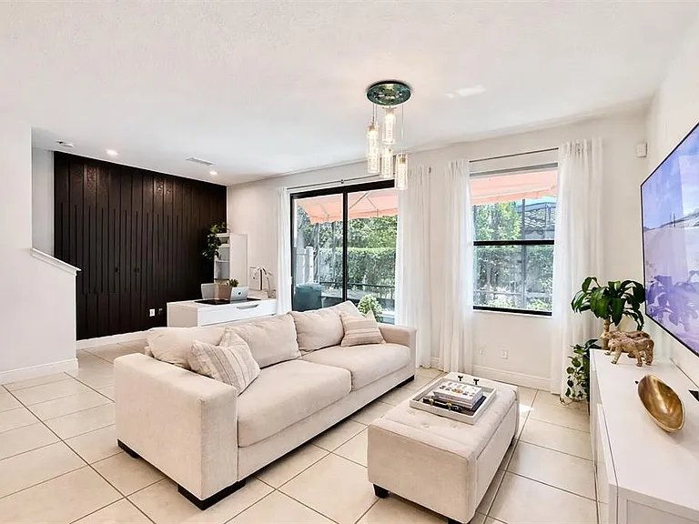 8458 Kelsall Dr — Photo 3