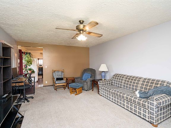 2nd image of 206 S Elm St
