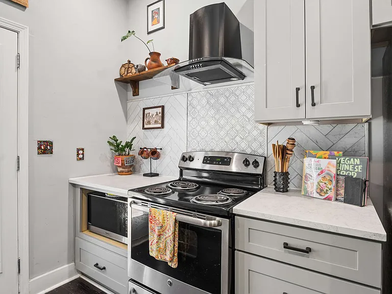386 Berean Ave SE — Photo 8