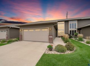 5602 S Woodlily Ave, Sioux Falls, SD 57108