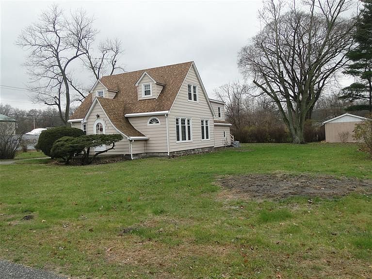 2nd image of 3862 Ellsworth Pl