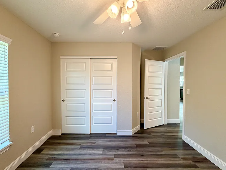 210 Oak Ln — Photo 21