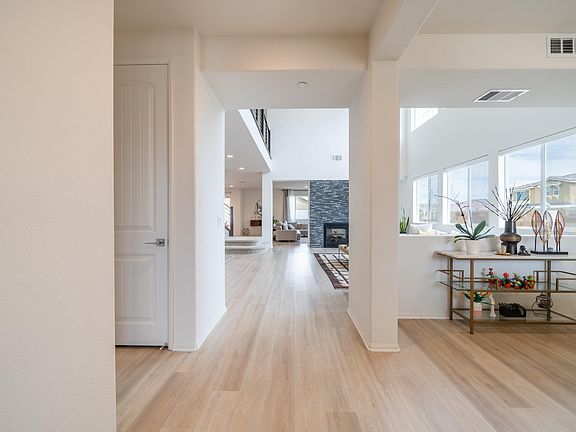 4th image of 2155 Rockrose St