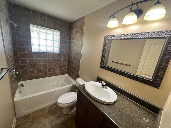 3rd image of 603 S 35th Ave #5-A650
