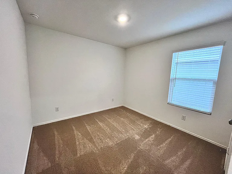 411 Ashbrook Way — Photo 9