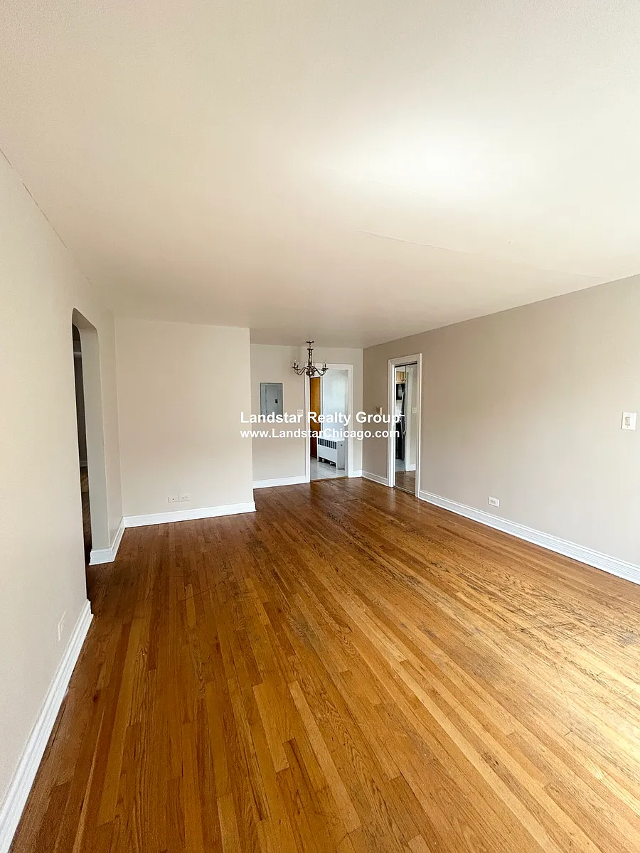 Building Photo - 7320.5 N Ridge Blvd #3W