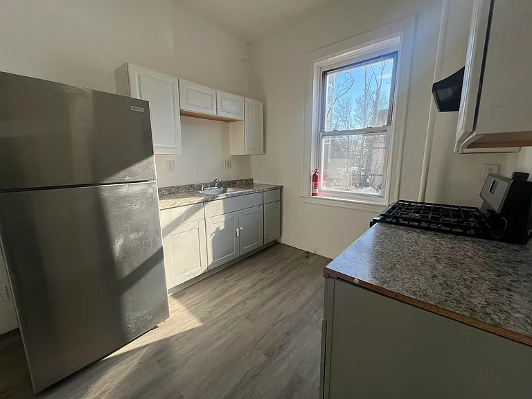 197 Lafayette Pl #C3 — Photo 8