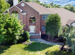9 Pinewood Ln, Warren, NJ 07059