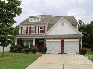 10000 Seven Oaks Dr, Charlotte, NC 28215