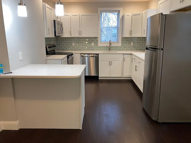 2225 W Thompson Street — Photo 1