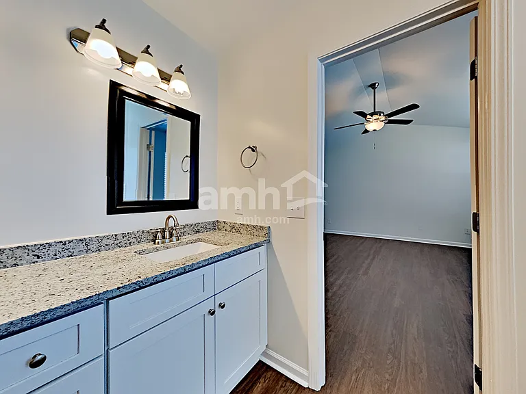 1703 Kendall Cove Ln — Photo 12