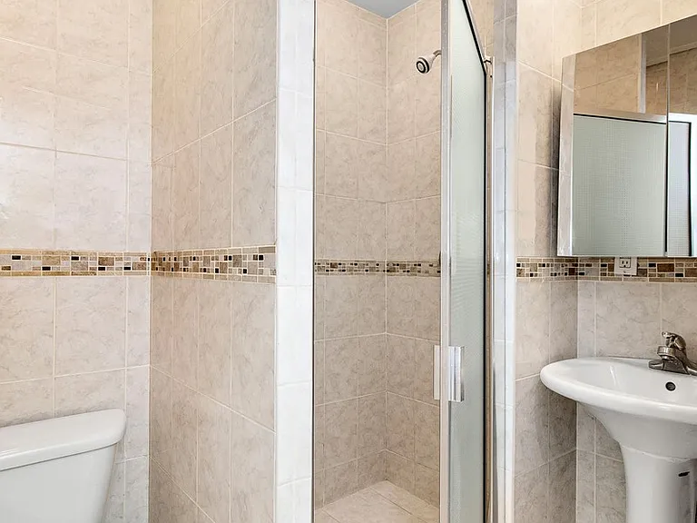 540 W 50th St #1B — Photo 8