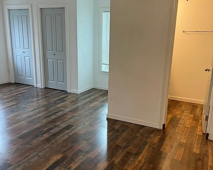 305 Downs Dr — Photo 14