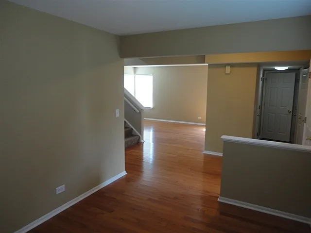 1209 N Camden Ln — Photo 3