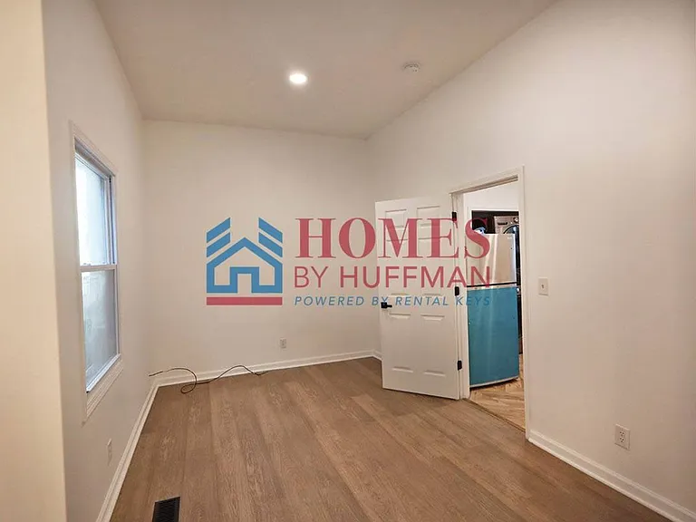 910 Harriet Street — Photo 22