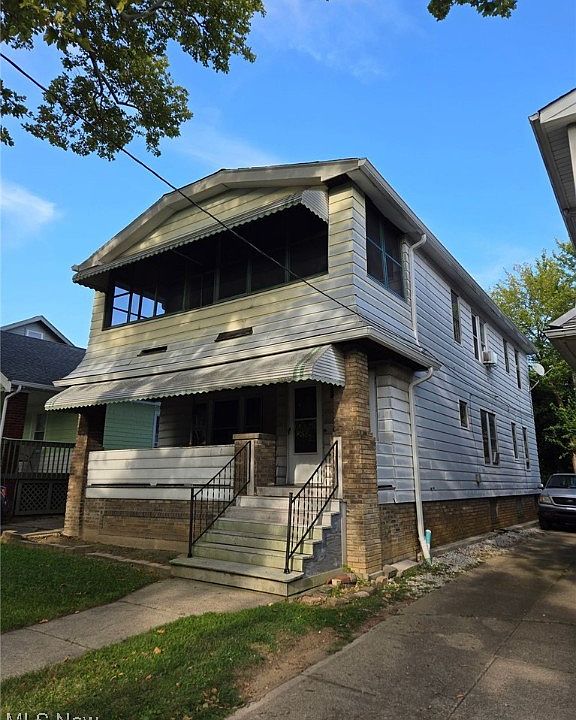 1st image of 3615 W 122nd St