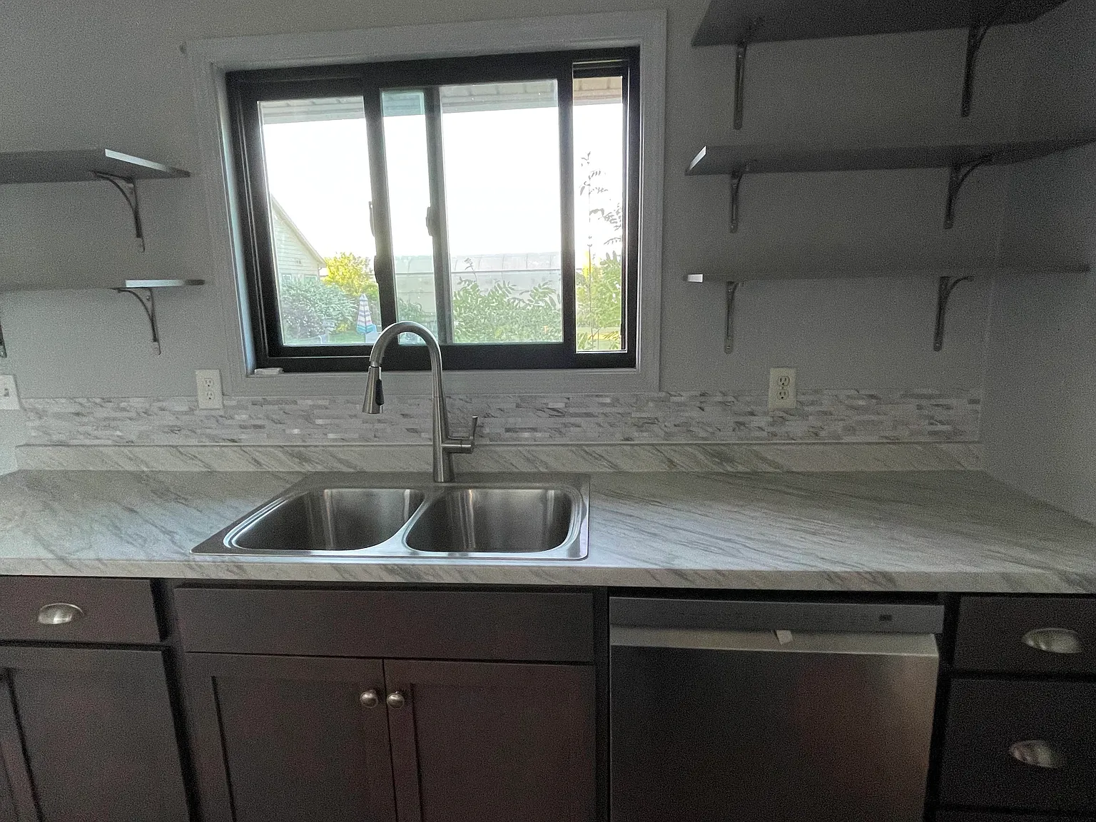 3 bed, 1650 sqft, $2,150 — Photo 3