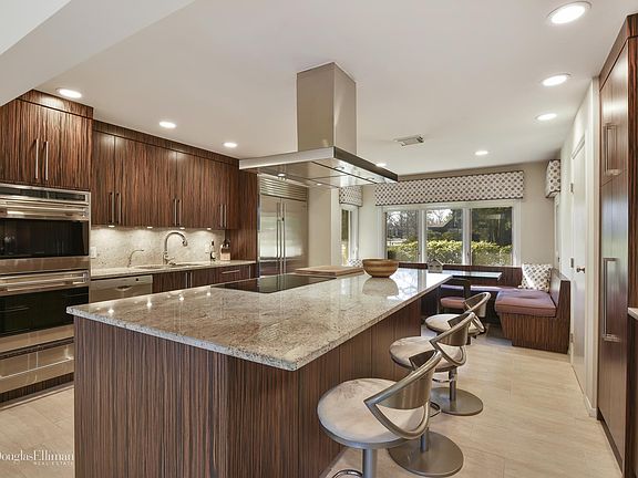 5th image of 25 Strawberry Ln
