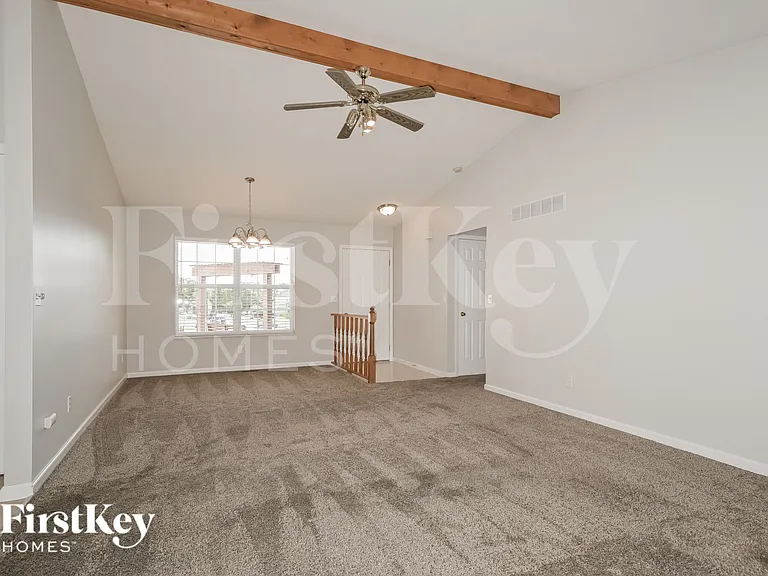 3891 Cambridge Crossing Dr — Photo 4