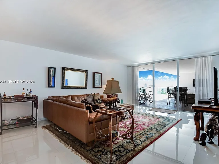 1000 West Ave #TS8 — Photo 4