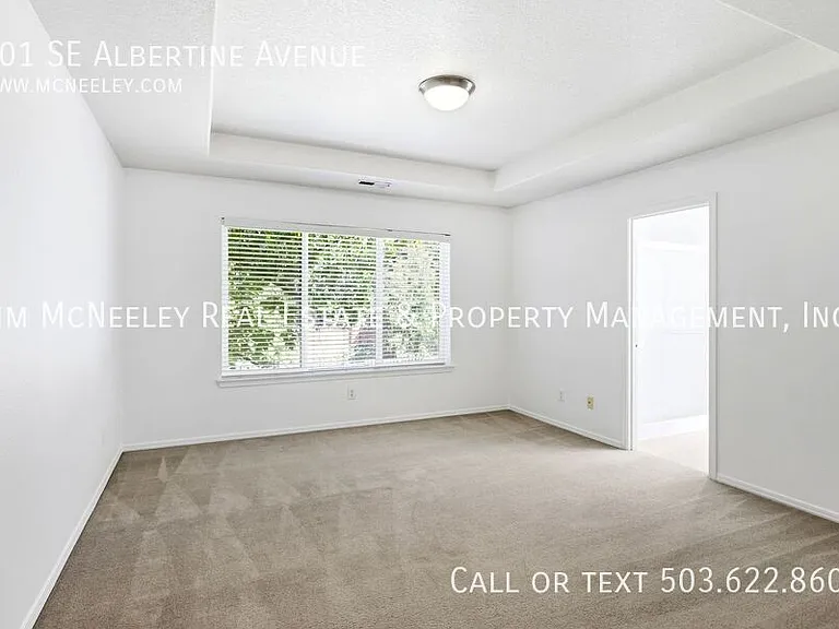 901 SE Albertine St — Photo 21
