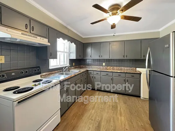 610 Huston St APT 3, Lock Haven, PA 17745