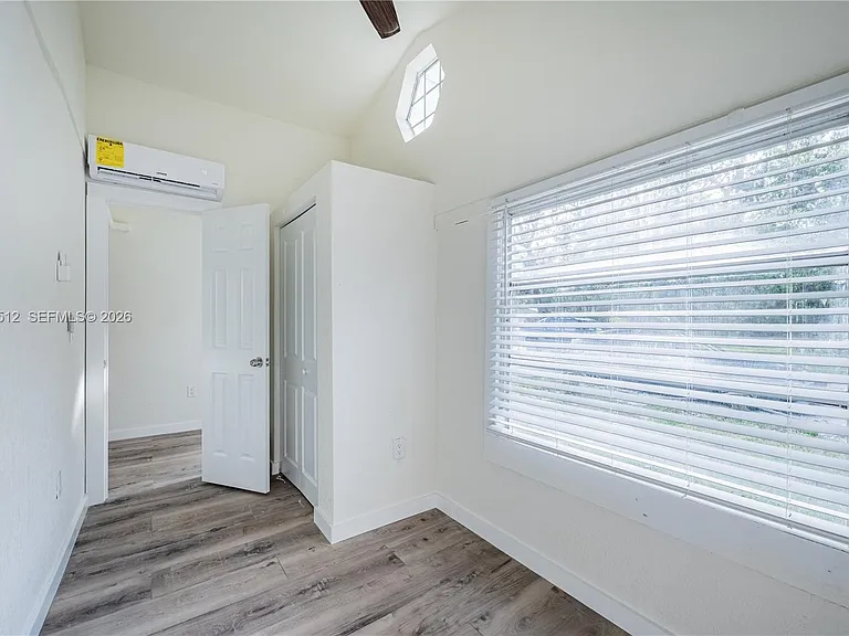 4504 Oakley St #B — Photo 6