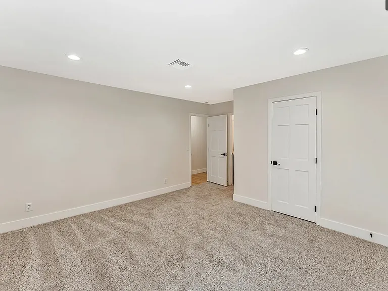 976 Pinehurst Dr — Photo 21