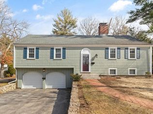27 Wing Rd, Lynnfield, MA 01940