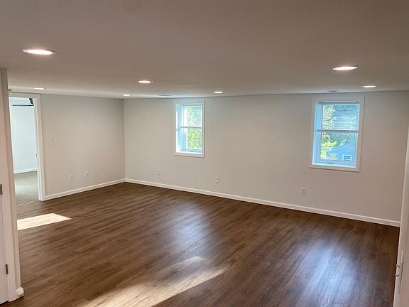 2nd image of 904 W Welsh St #B