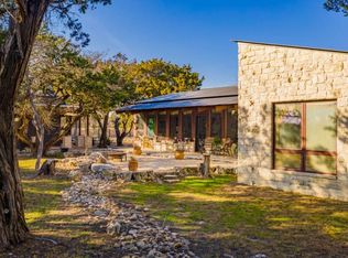 285 La Reata Rd S, Kerrville, TX 78028