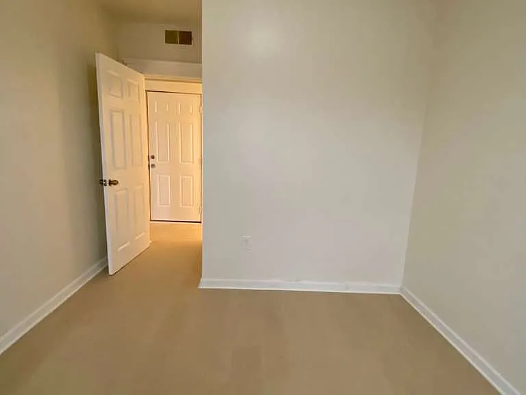 202 E Belden Ave #11 — Photo 12