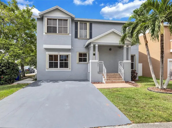 490 NW 102nd Te, Pembroke Pines, FL 33026