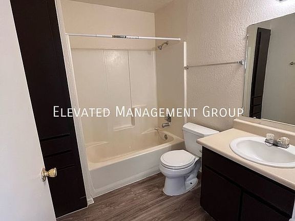 3rd image of 129 Manzano St NE APT A