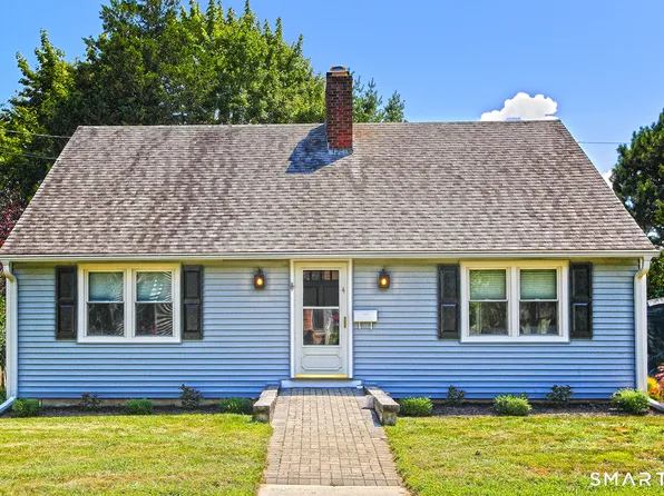 4 Pine Place, Clinton, CT 06413