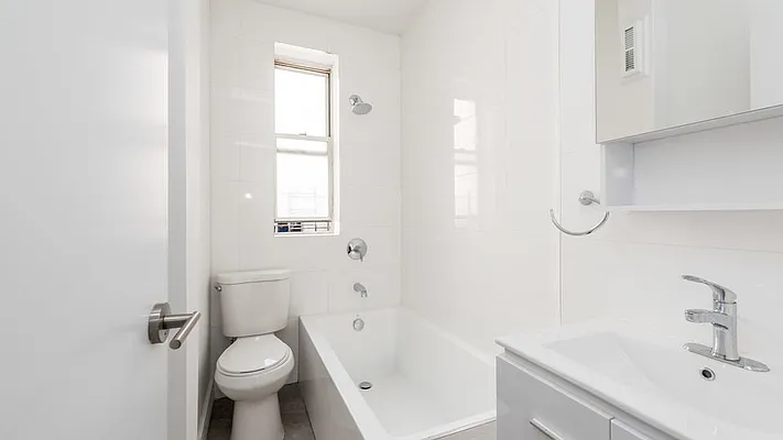 Rented by Nooklyn NYC LLC | media 21
