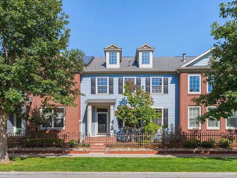 3 bed, 3.5 bath, 2141 sqft, $3,195 — Photo 1