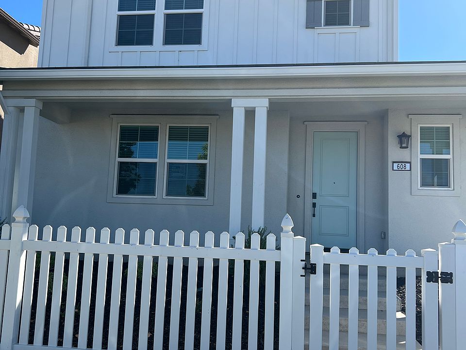 1st image of 608 Moana Ave