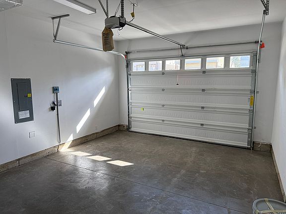 5th image of 9622 NE 29th Ave