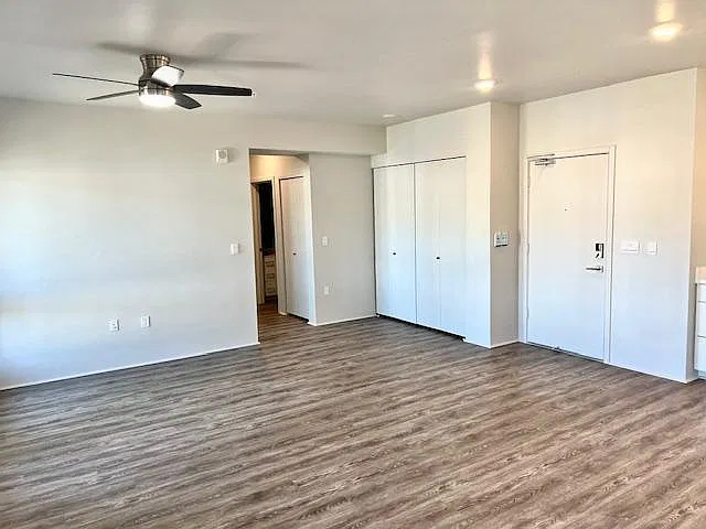 2 bed, 910 sqft, $3,400 — Photo 2