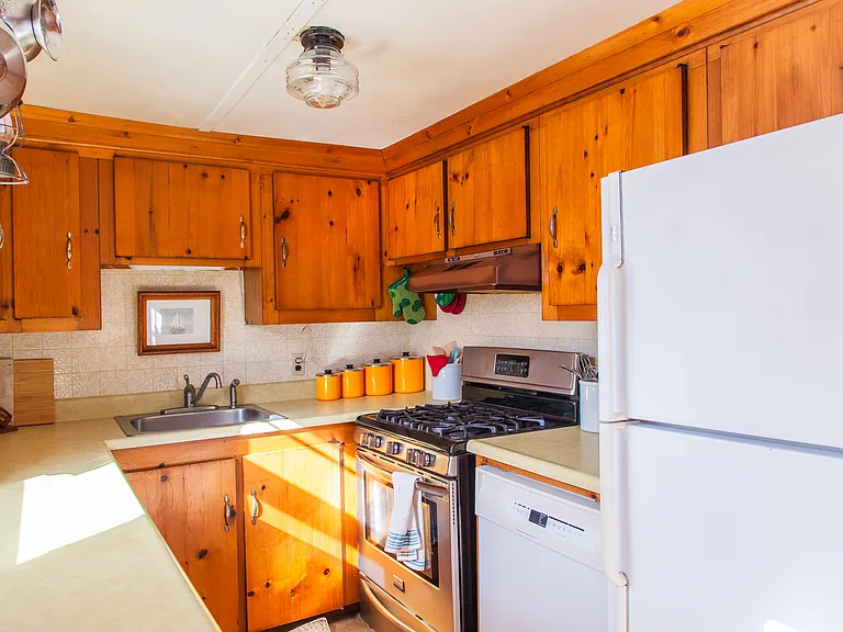 15 Pine Rock Rd — Photo 5